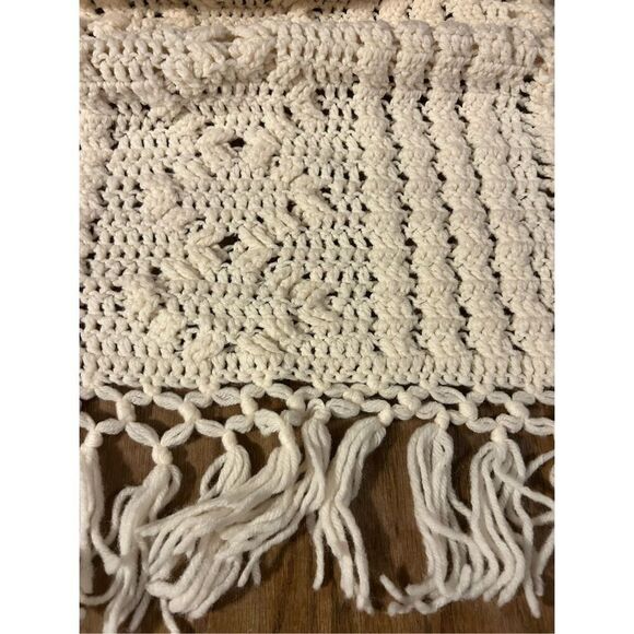 Shabby Chic Bohemian boho cream crochet blanket 61"x72" - Picture 2 of 8